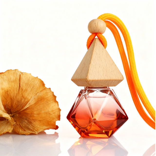 الجملة شكل الماس 8ML شنقا العطور سيارة الناشر فارغة سيارة الهواء المعطر زجاجة عطر الزجاج