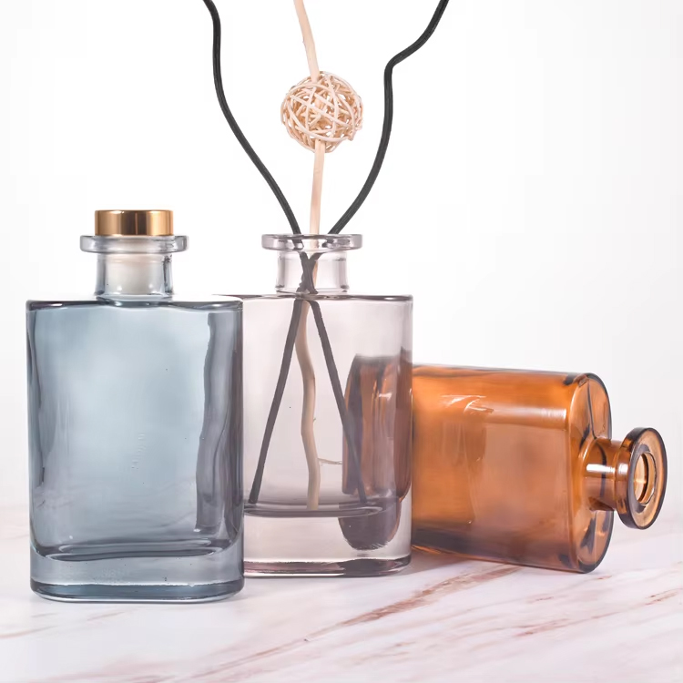 الجملة 150 مل زجاجة الناشر الزجاج الفارغة مربعة مع الفلين