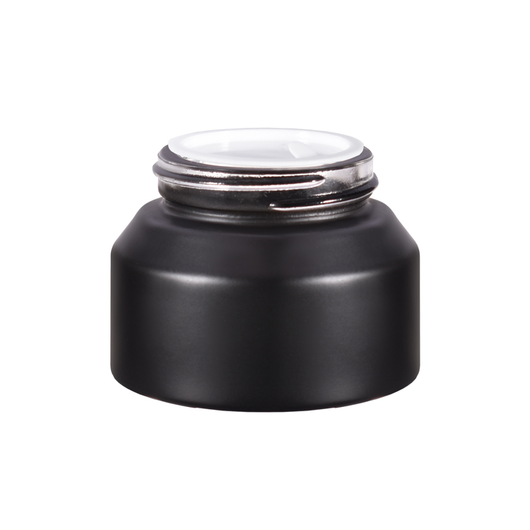 جرة كريم زجاجية شفافة 10 جرام 30 جرام 50 جرام مع غطاء بلاستيكي لامع يتميز بأداء ختم جيد لتأخير التدهور التأكسدي