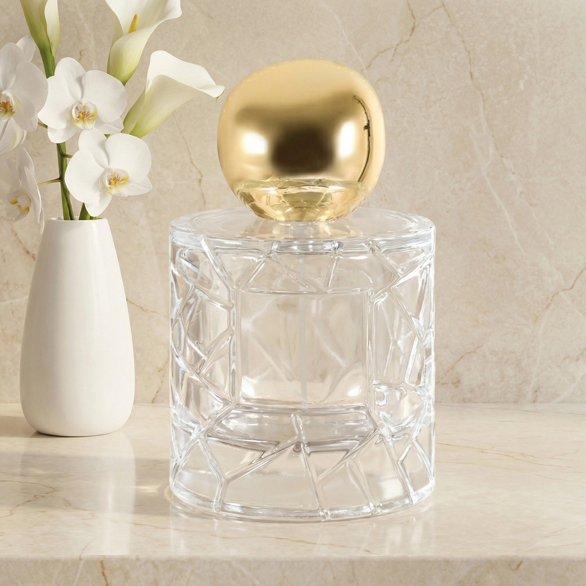 زجاجة عطر زجاجية مستديرة فاخرة مقطوعة بالألماس سعة 50 مل و100 مل مع غطاء معدني لتغليف العطور الرجالية