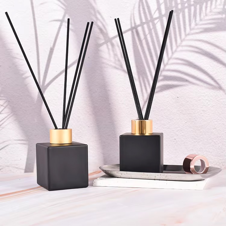 50 مل 100 مل 150 مل زجاجة ناشرة زجاجية فاخرة غير لامعة باللون الأسود