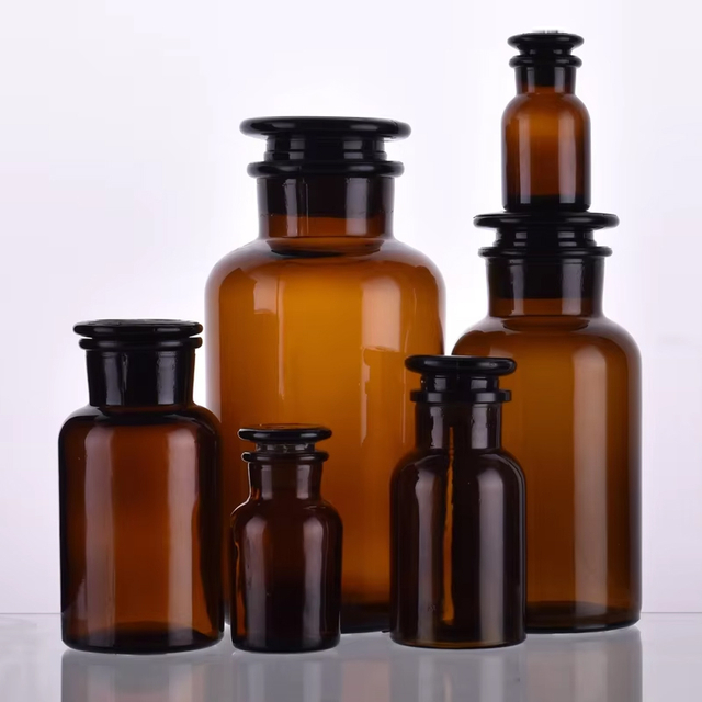 زجاجات صيدلية كاشف زجاجي كيميائي شفاف من العنبر على الطراز العتيق